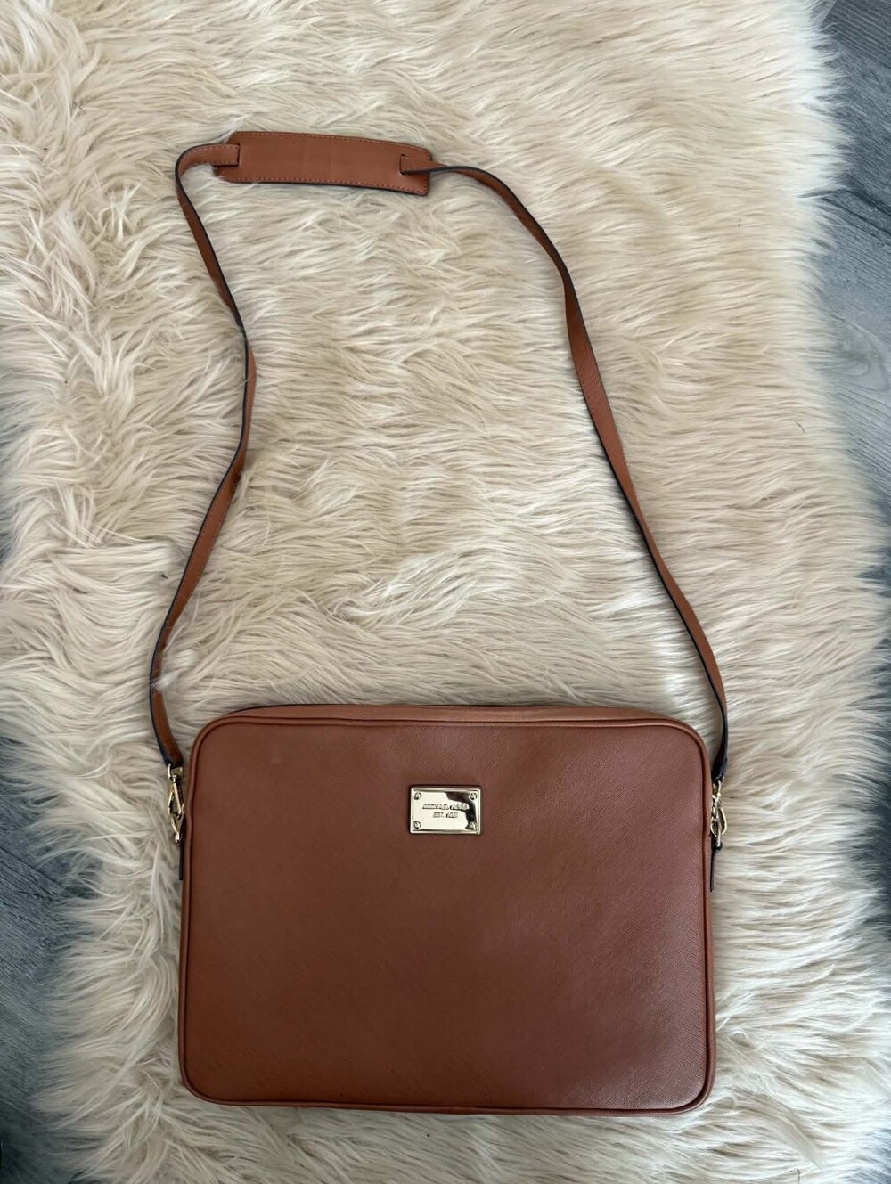 Michael Kors Brown Leather Crossbody Laptop Bag Brown Unisex‎